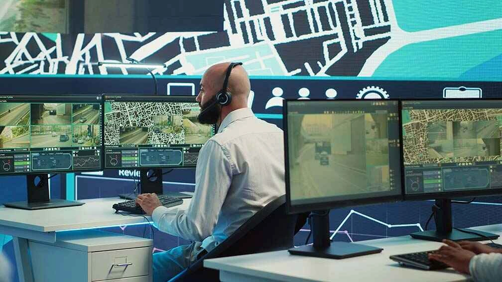 You are currently viewing Smart Tracking Revolution: Real-Time Monitoring of Operations, Safety, and Assets Through IoT Sensors